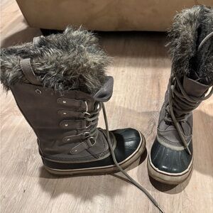 Sorel Gray and Black Women's Winter Boots